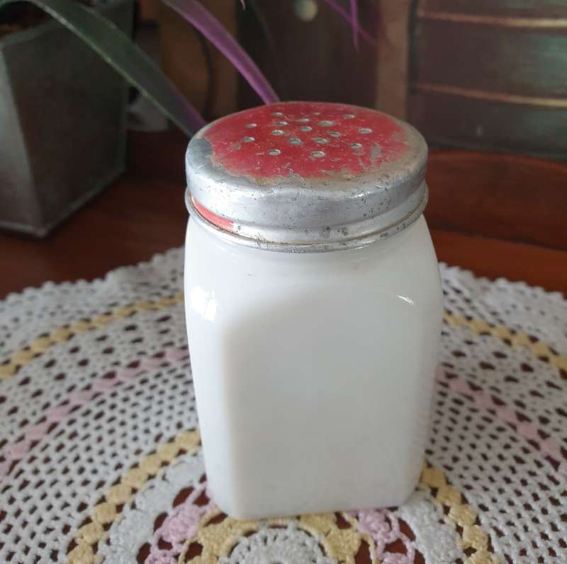 VINTAGE SALT SHAKER | MADE IN THE USA |