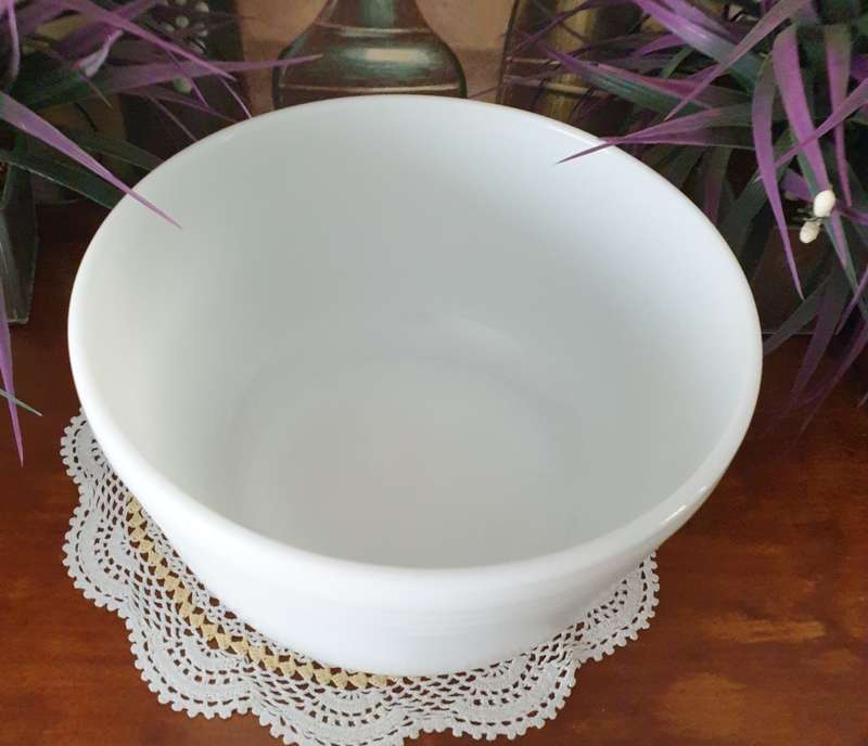 MILK GLASS | PYREX | MADE IN THE USA | MIXING BOWL