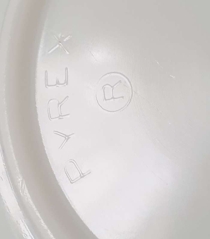MILK GLASS | PYREX | MADE IN THE USA | MIXING BOWL