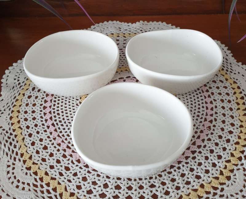 Maxwell & Williams 3 SMALL SNACK/ DIP  BOWLS