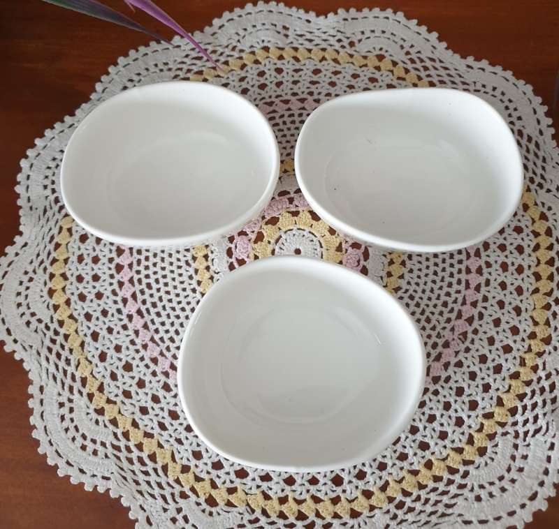 Maxwell & Williams 3 SMALL SNACK/ DIP  BOWLS