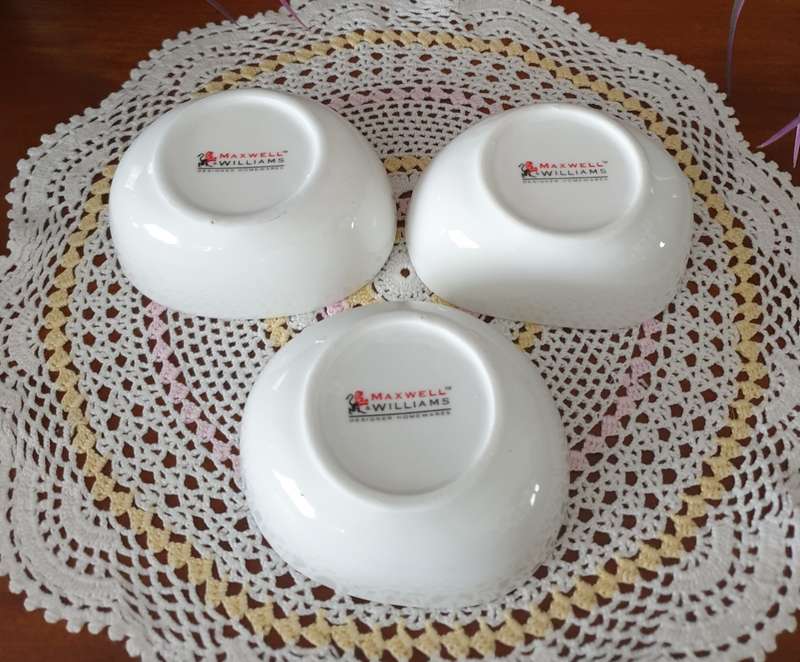 Maxwell & Williams 3 SMALL SNACK/ DIP  BOWLS