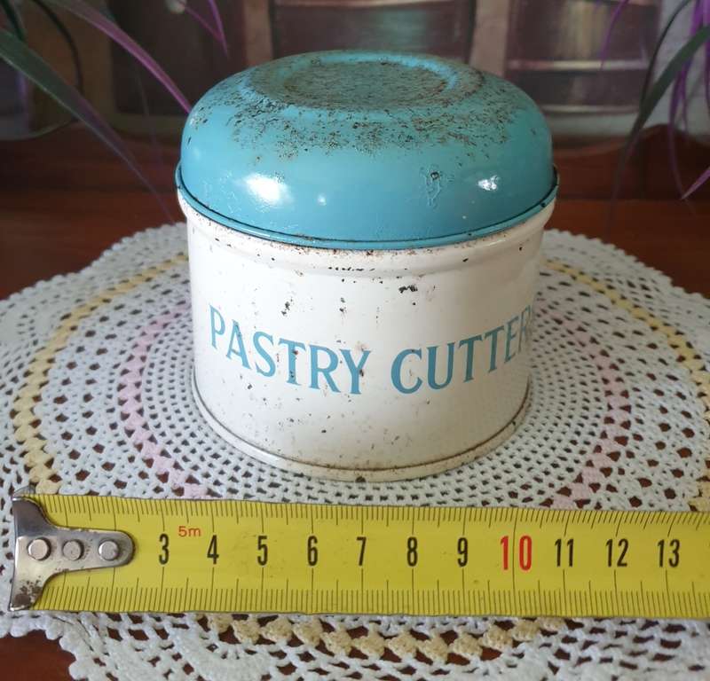 VINTAGE TALA PASTRY CUTTERS IN THE ORIGINAL METAL TIN.
