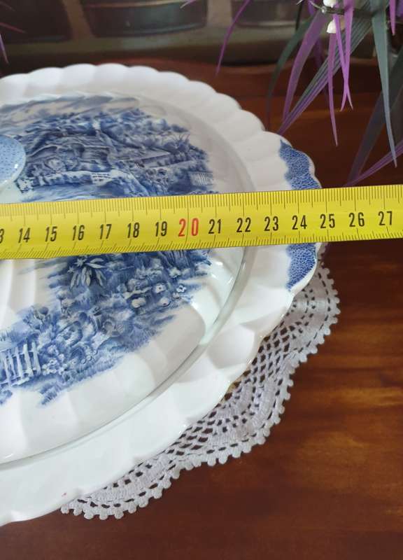 Happy England  by JOHNSON BROTHERS | BLUE & WHITE | VEGGIE BOWL WITH LID | 01