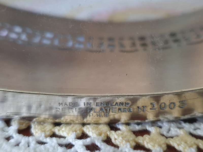 EPNS PLATED BOWL WITH GLASS BOTTOM (15 x 25 x 9 cm High)