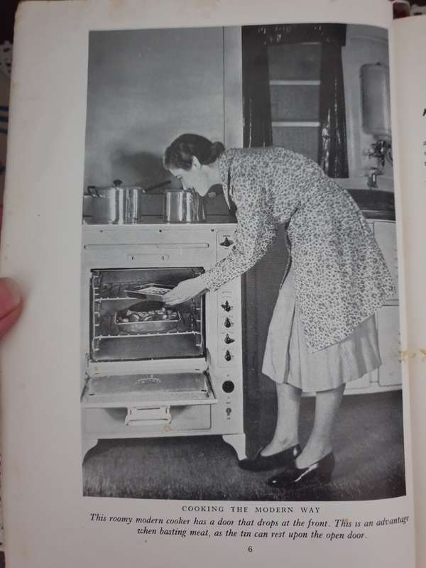 Odhams Encyclopedia Of Cookery, Illustrated by Blanche Anding, Lydia Chatterton, Jessie Lindsay