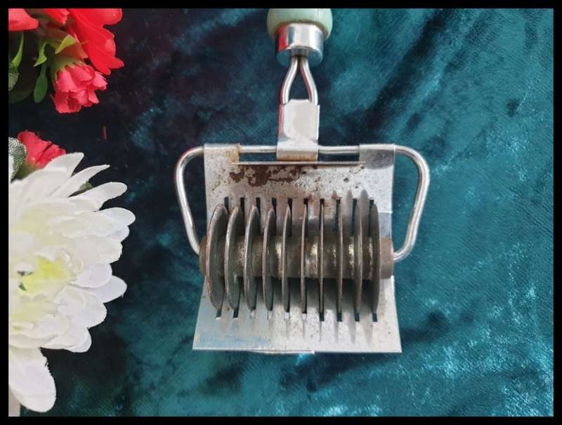 Vintage Herb Cutter