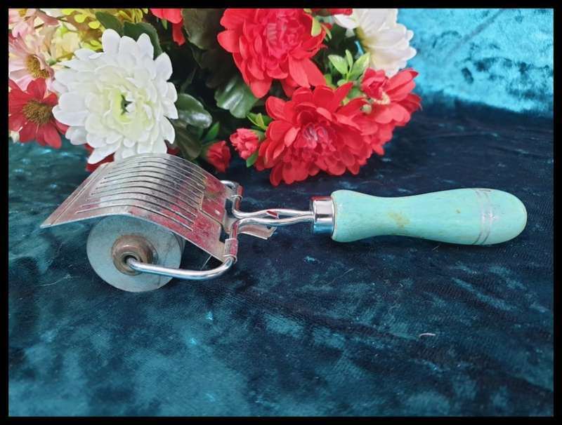 Vintage Herb Cutter