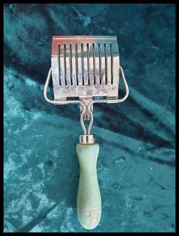 Vintage Herb Cutter