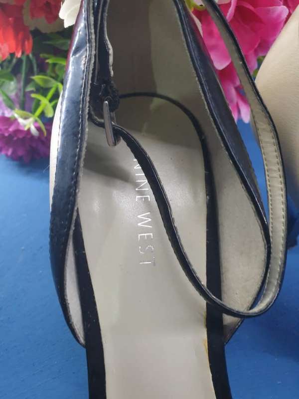 LADIES SHOES  |  PURCHASED IN THE USA |  SIZE 5/6