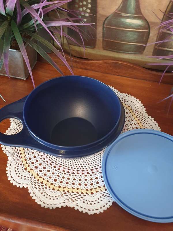 TUPPERWARE SMALL BOWL