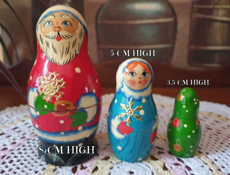 Lovely Russian Nesting Matryoshka 3-Piece Wooden Doll Set