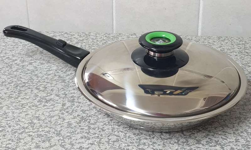 AMC LONG HANDLE CHEF`S PAN