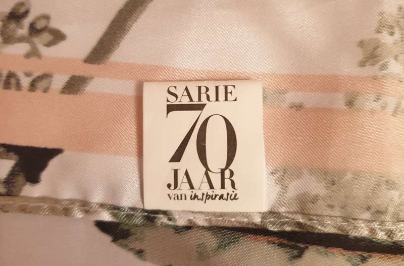 LADIES UNDERGARMENTS AND 2 SCARVES
