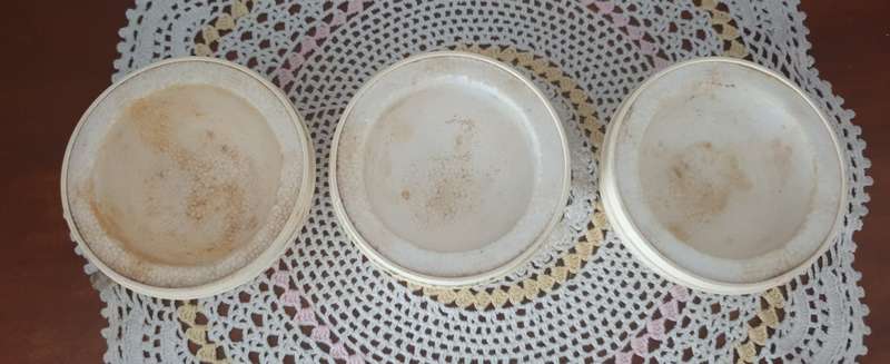 3 Retro Egg Holders