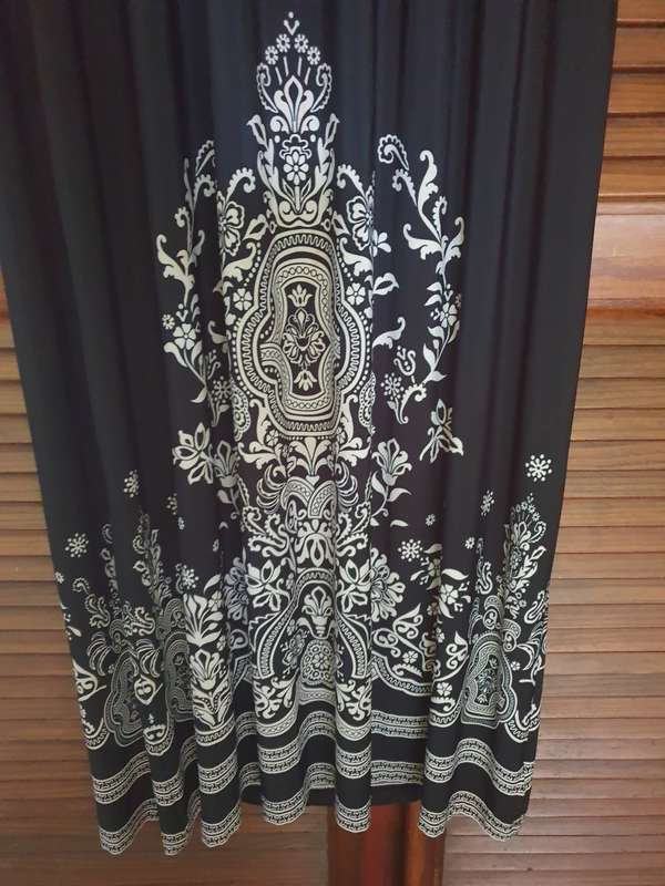 Ladies Stunning Summer Dress  Size 36