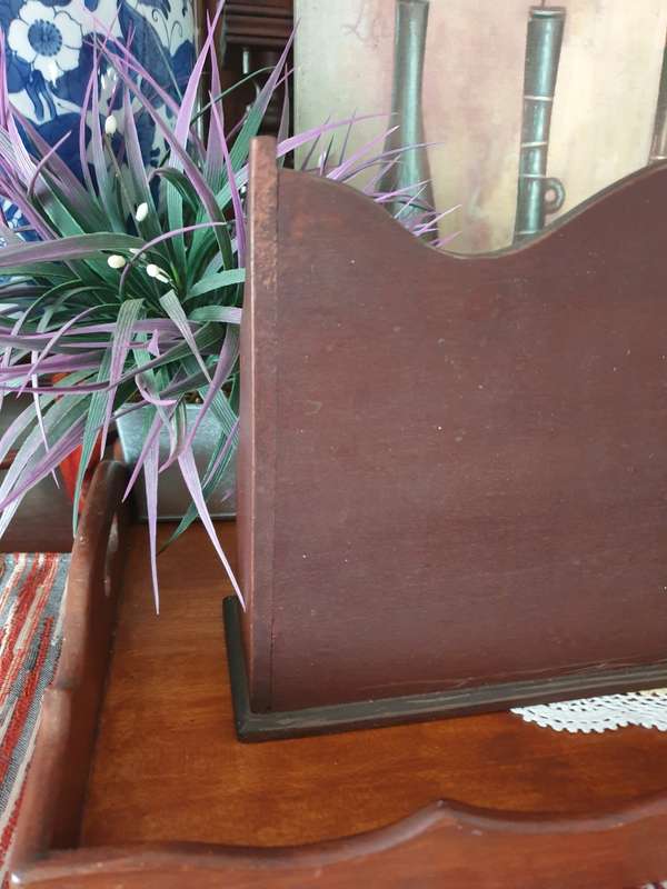 VINTAGE WOODEN ENVELOPE HOLDER