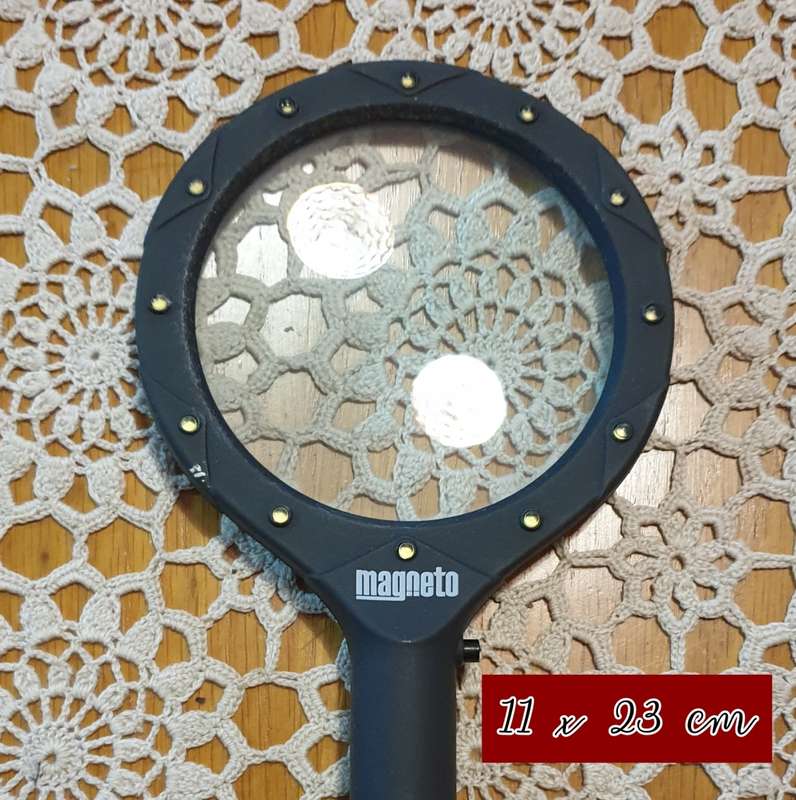 Magnifying Glass (led lights ) Good working order