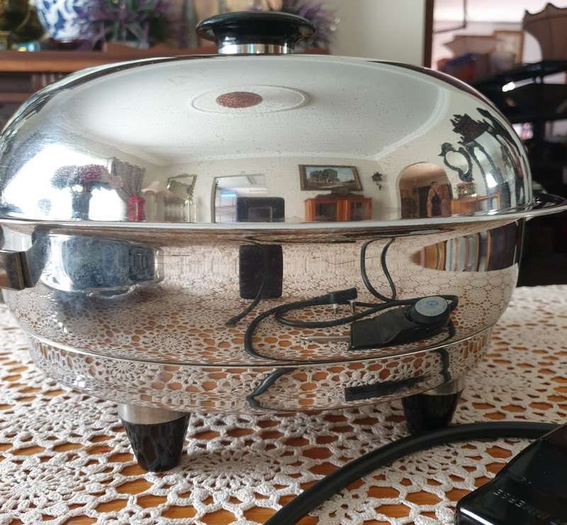 AMC ELECTRIC FRYING PAN | 30 CM ELECTRIC FRYING PAN | GOOD WORKING CONDITION | REDUCED TO CLEAR |
