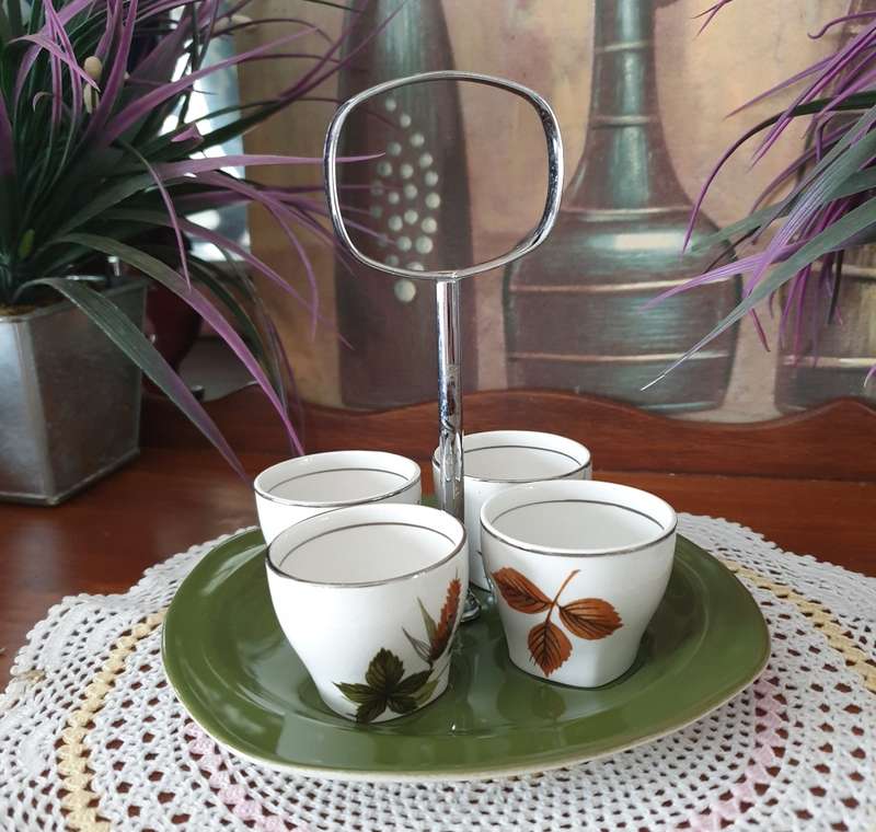 MIDWINTER | EGG CUPS AND TRAY | VINTAGE | DECOR |
