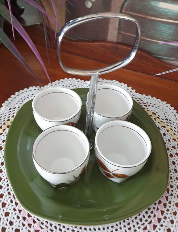 MIDWINTER | EGG CUPS AND TRAY | VINTAGE | DECOR |