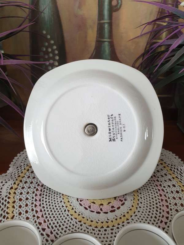 MIDWINTER | EGG CUPS AND TRAY | VINTAGE | DECOR |