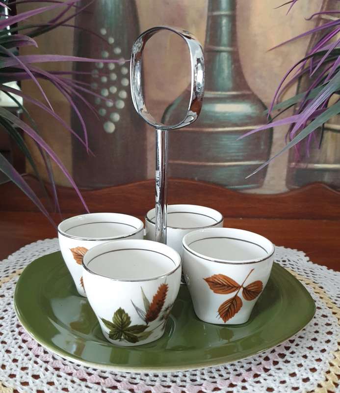 MIDWINTER | EGG CUPS AND TRAY | VINTAGE | DECOR |