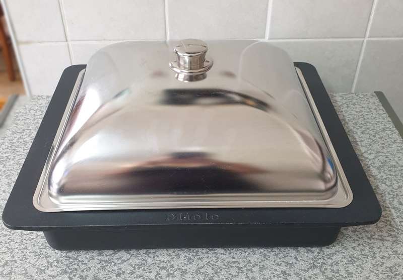 MIELE  Gourmet casserole dish  with Lid  | LARGE |