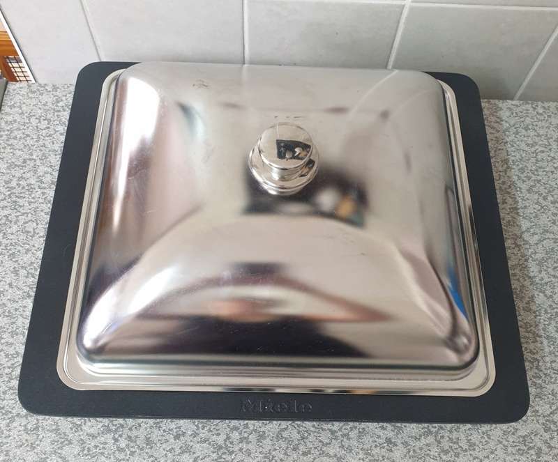 MIELE  Gourmet casserole dish  with Lid  | LARGE |