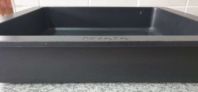 MIELE  Gourmet casserole dish  with Lid  | LARGE |