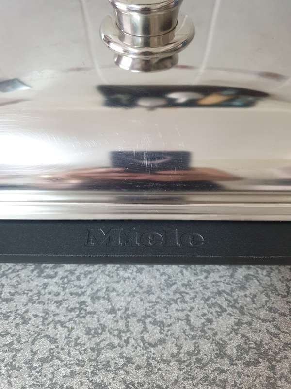 MIELE  Gourmet casserole dish  with Lid  | MEDUIM |