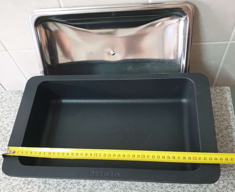 MIELE  Gourmet casserole dish  with Lid  | MEDUIM |
