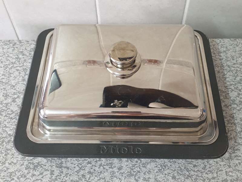 MIELE  Gourmet casserole dish  with Lid  | SMALL | 02 |