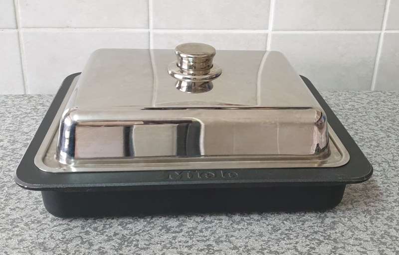 MIELE  Gourmet casserole dish  with Lid  | SMALL | 02 |