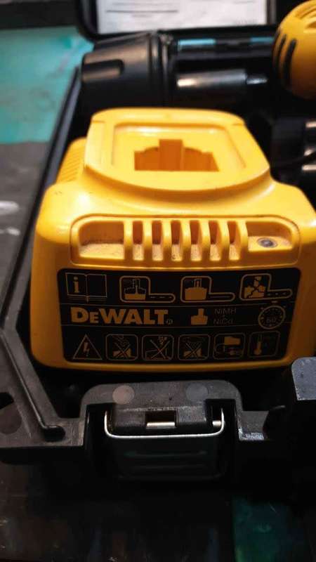 De Walt DC984 Cordless drill  with charger