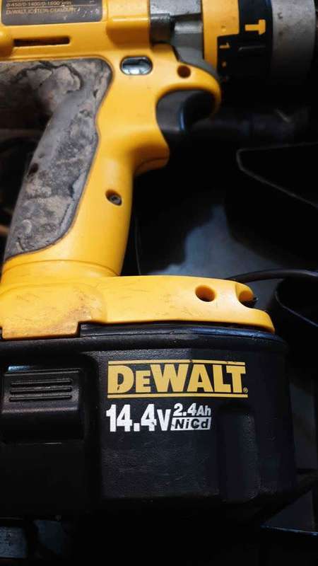 De Walt DC984 Cordless drill  with charger