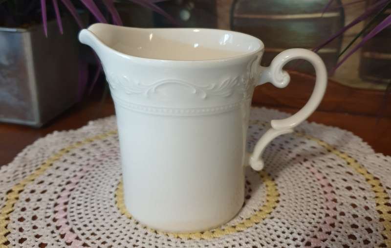 Milk Pourer
