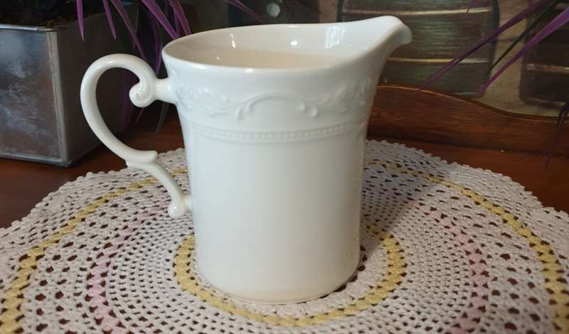 Milk Pourer