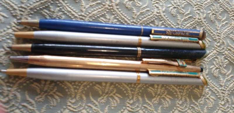 3 Parker pens and  four collectable FNB pens    LOT 1    needs refils