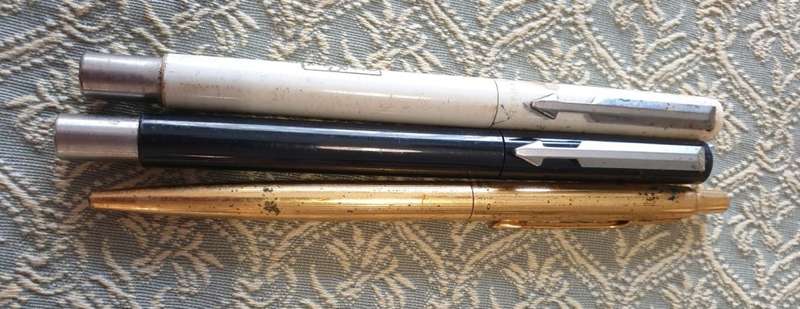 3 Parker pens and  four collectable FNB pens    LOT 1    needs refils