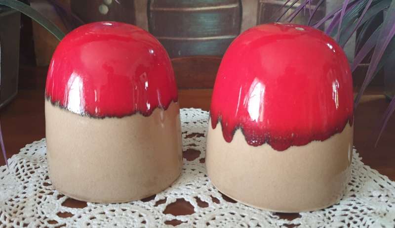 Large Salt and Pepper shakers | Kitchenalia | Good Condition |