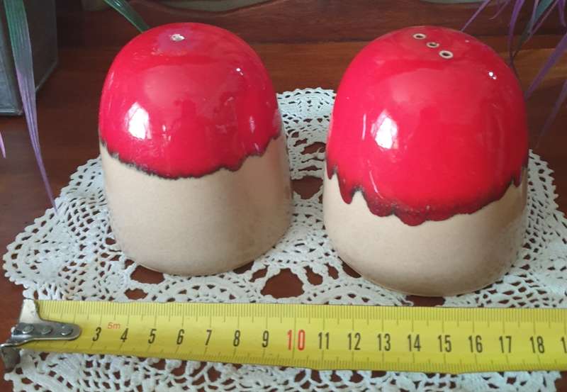Large Salt and Pepper shakers | Kitchenalia | Good Condition |