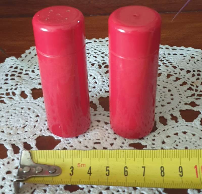 Two Small Bowls with Lids  with Salt and Pepper Shakers | Good Condition |