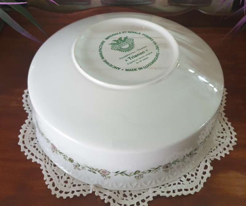 Villeroy & Boch TRIANON  Round  Vegetable Bowl