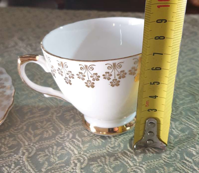 COLCLOUGH RIDGWAY POTTERIES BONE CHINA | SET WITH CAKE PLATE | ENGLAND |