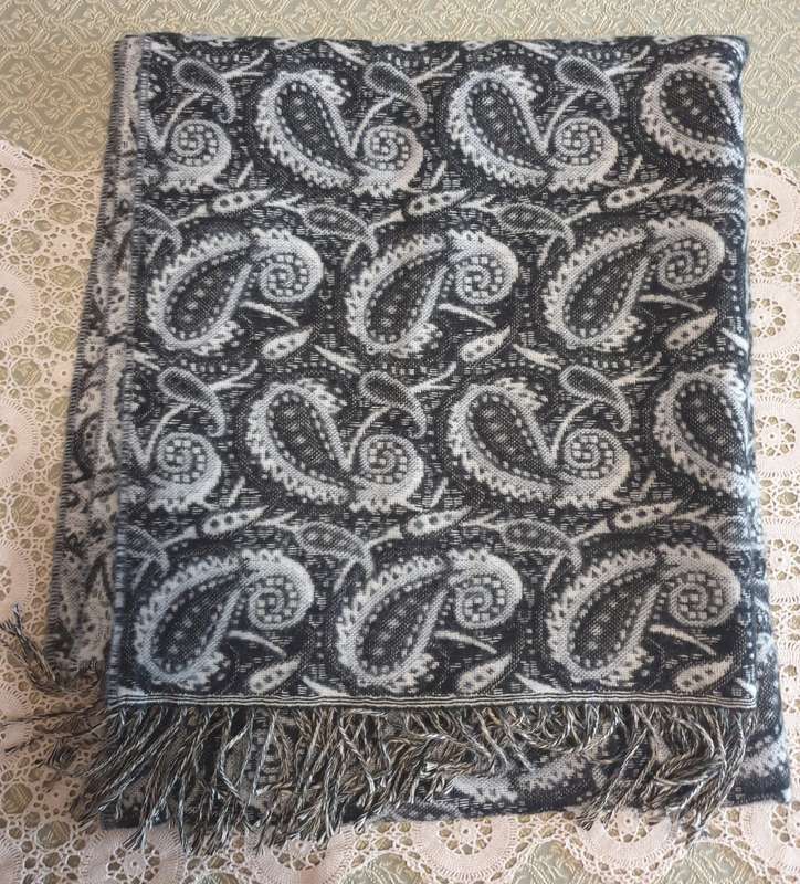 SCARF | ITALIAN | PURCHASED IN THE USA | Aurora Paci Shawl/Scarf-Italia |