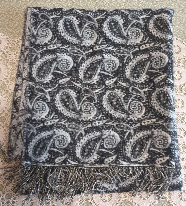 SCARF | ITALIAN | PURCHASED IN THE USA | Aurora Paci Shawl/Scarf-Italia |