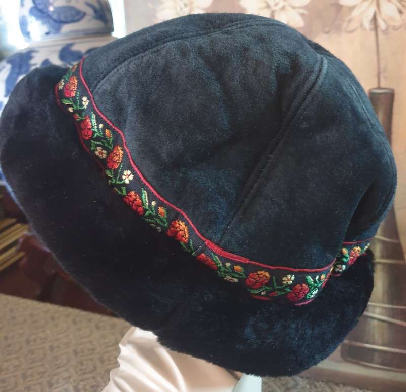 Leather Winter Fur Hat | PURCHASED IN THE USA |