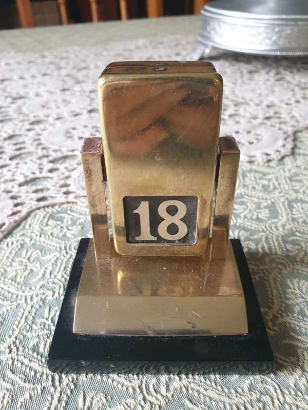 1920`S SOLID BRASS DESK CALENDER