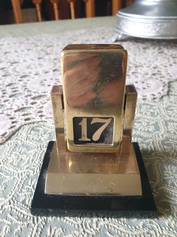 1920`S SOLID BRASS DESK CALENDER